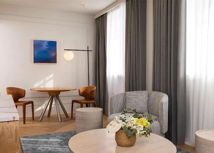 Hyatt Regency Hotel 5*