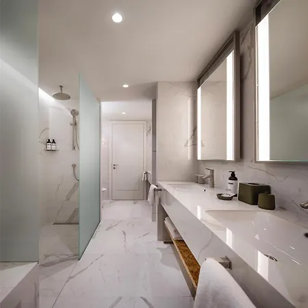 Hyatt Regency Hotel 5*