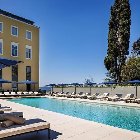 Hyatt Regency Hotel 5*