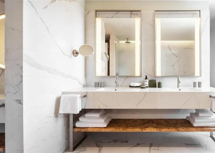 Hyatt Regency מלון 5*