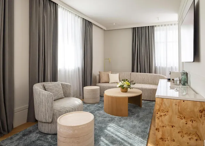 Hyatt Regency מלון 5*